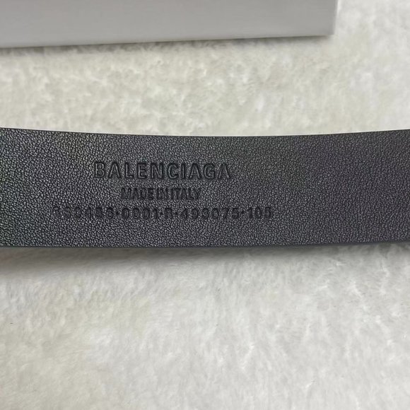 2.8 cm Balenciaga Black Leather Belt with Gold B Buckle Size 105/42 main image 4